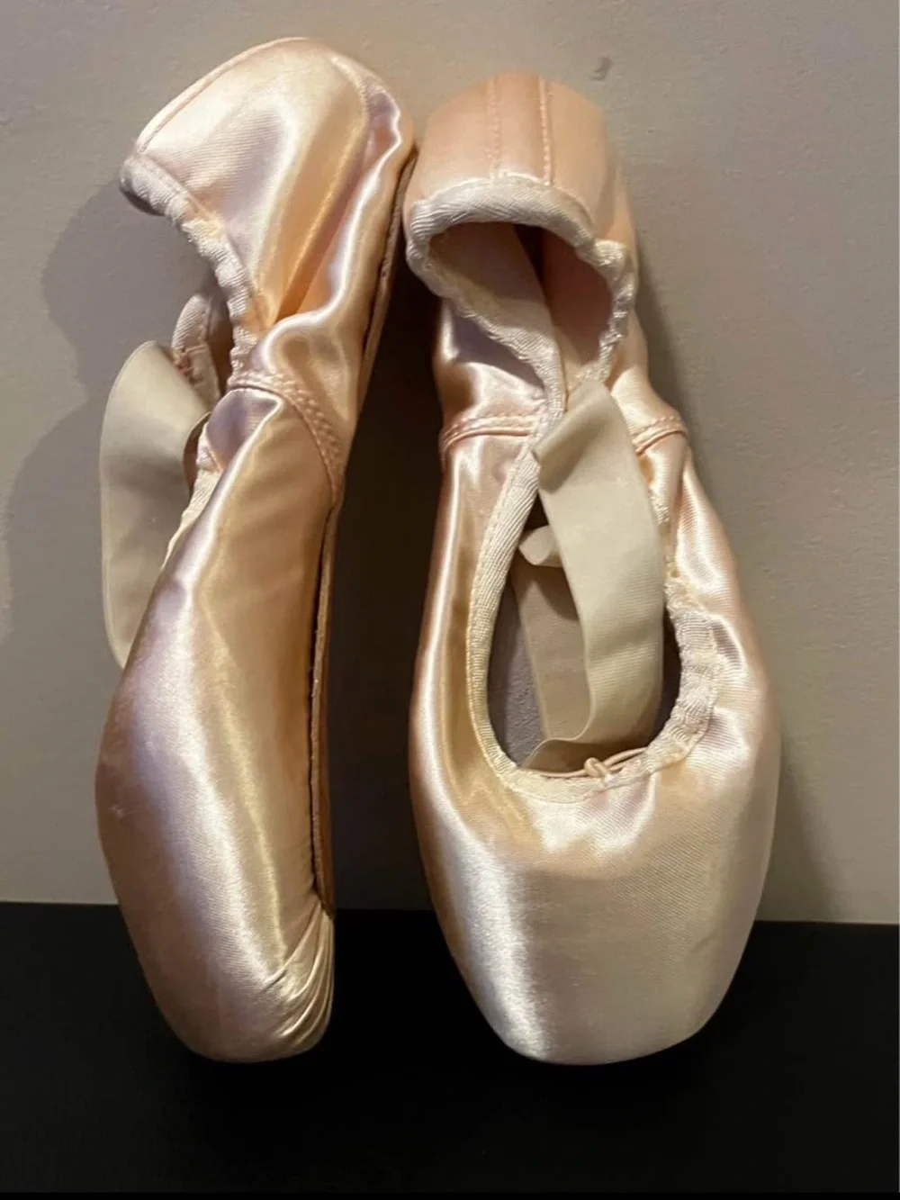 Bloch European Balance Pointe Shoes in Light Pink Satin